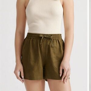 Quince 100% linen green shorts